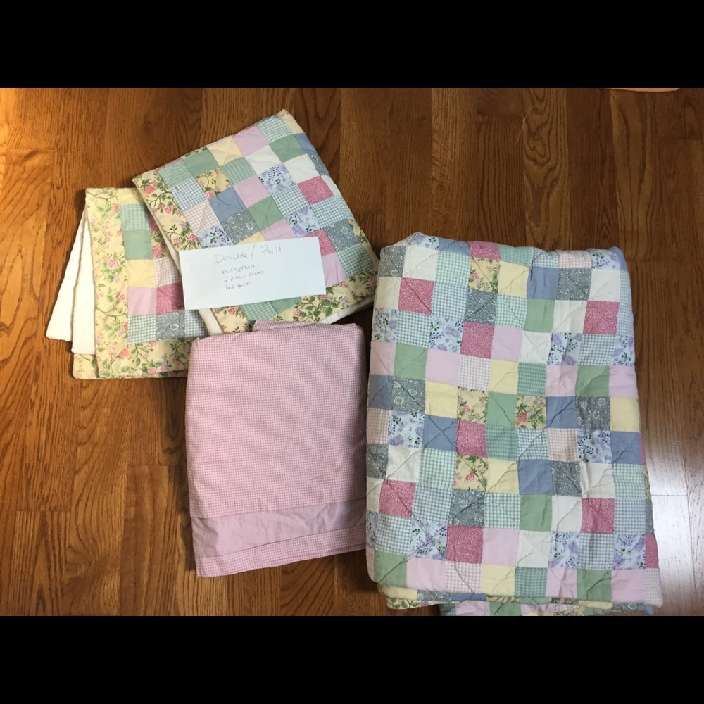 Double/ full bedspread